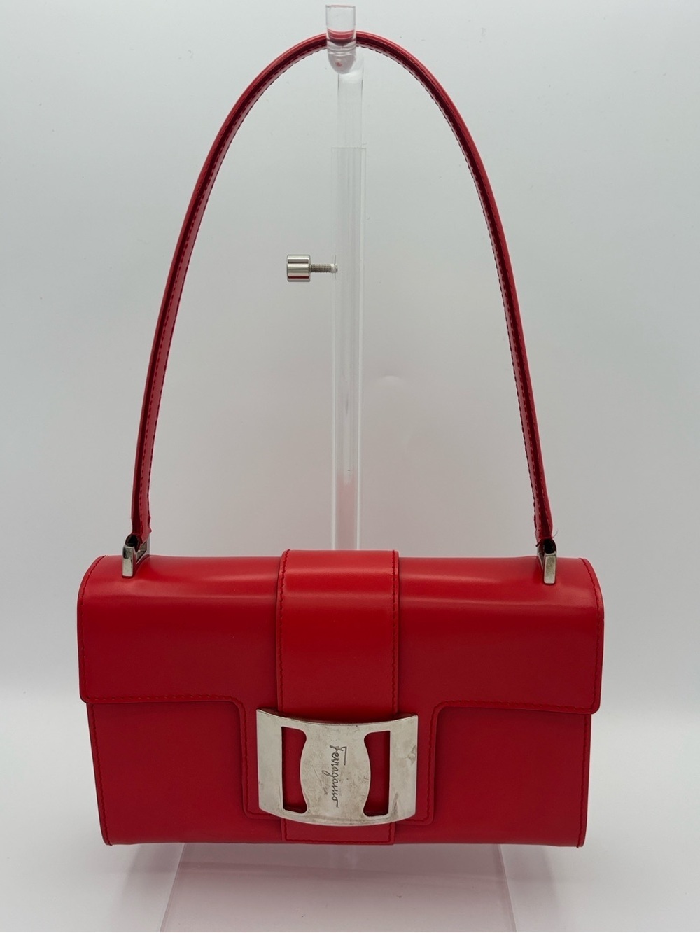 Salvatore Ferragamo Red Shoulder Bag - Leather